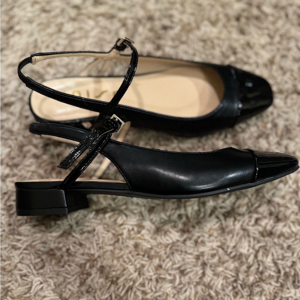 UNISA Block Cap-Toe Heel Flats Black Size 8